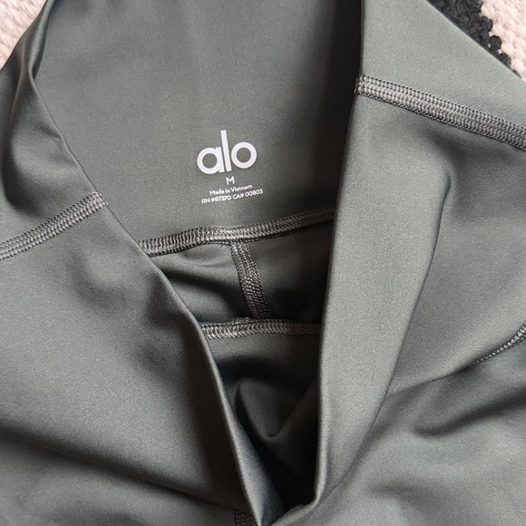 NEW Alo Green High Waist Legging NWOT - Picture 3 of 4